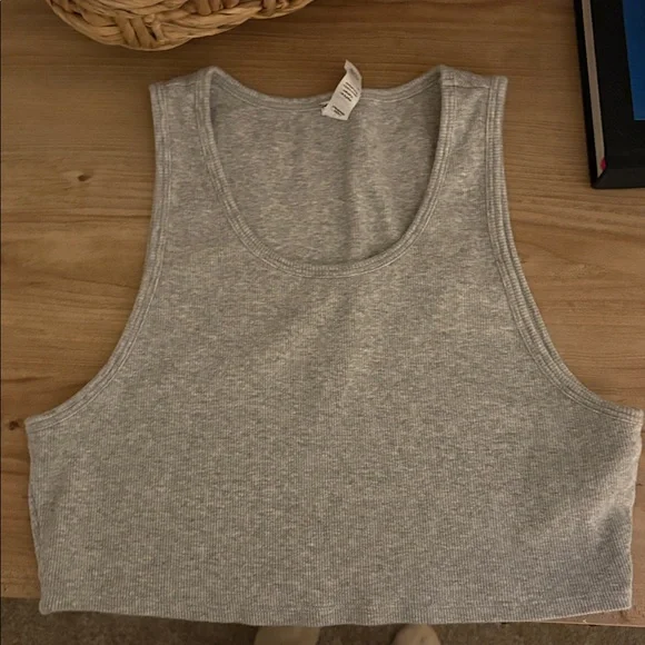 Alo Yoga Cropped Rib Grey Tank Top Medium - Picture 4 of 6